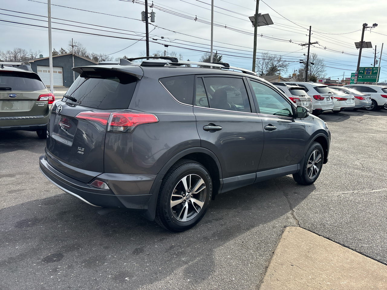 Toyota RAV4 AWD 4dr XLE (Natl) 2016