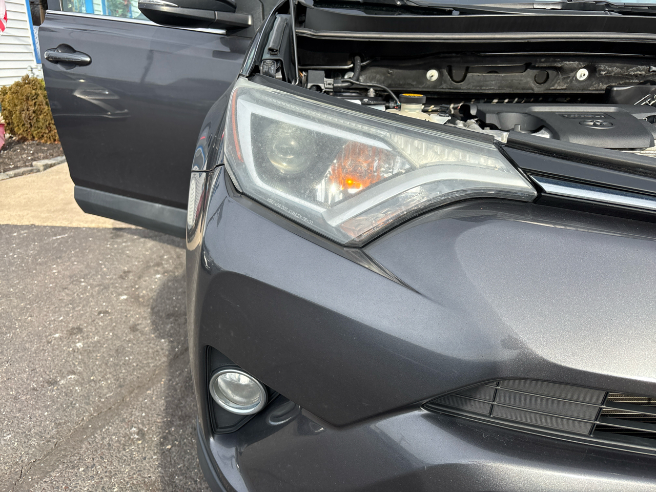 Toyota RAV4 AWD 4dr XLE (Natl) 2016