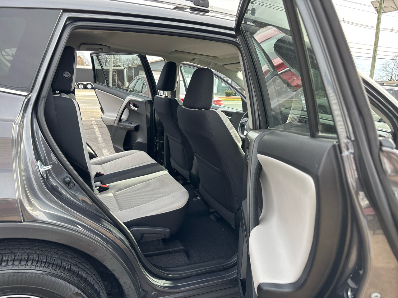 Toyota RAV4 AWD 4dr XLE (Natl) 2016