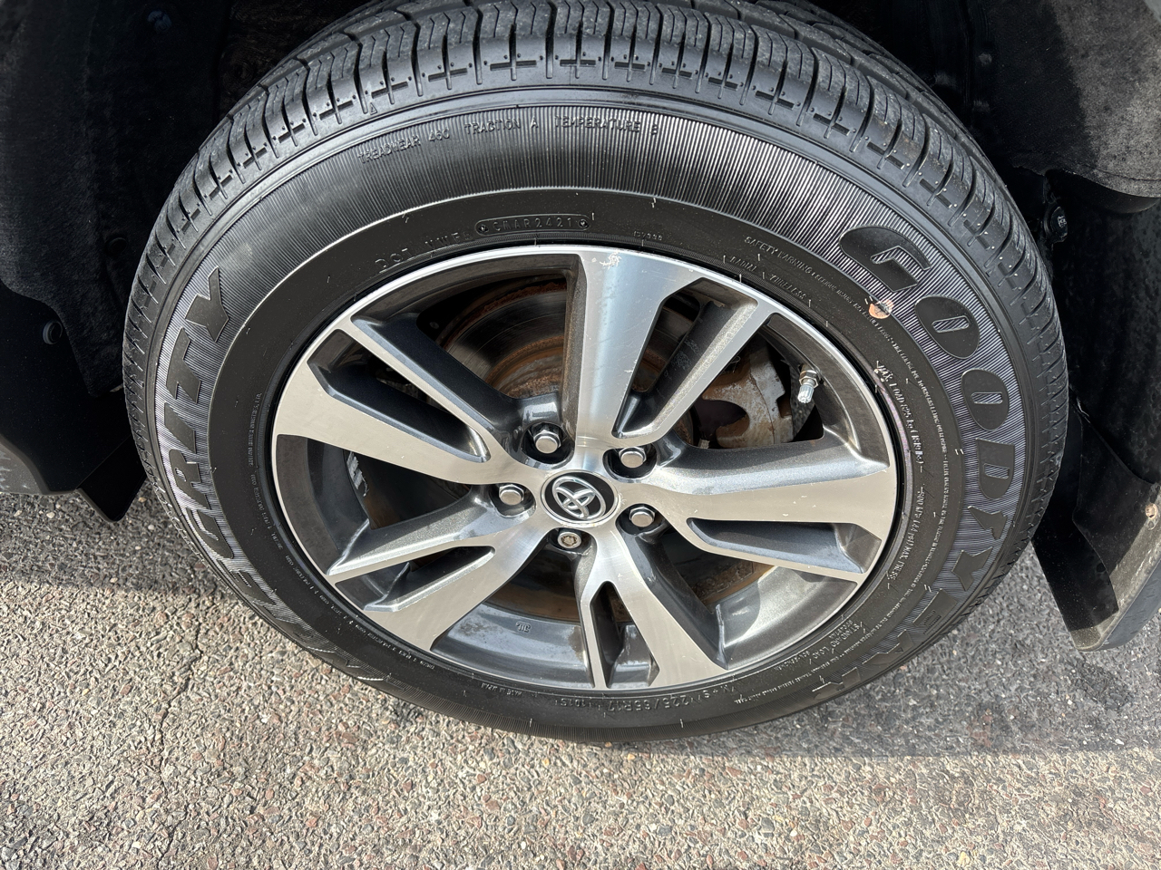 Toyota RAV4 AWD 4dr XLE (Natl) 2016