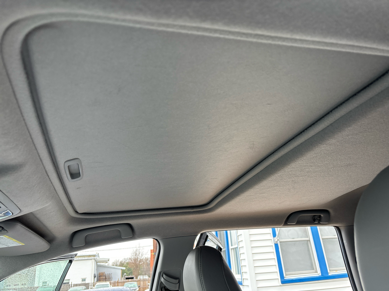 Toyota RAV4 4WD 4dr V6 5-Spd AT Ltd (Natl) 2011