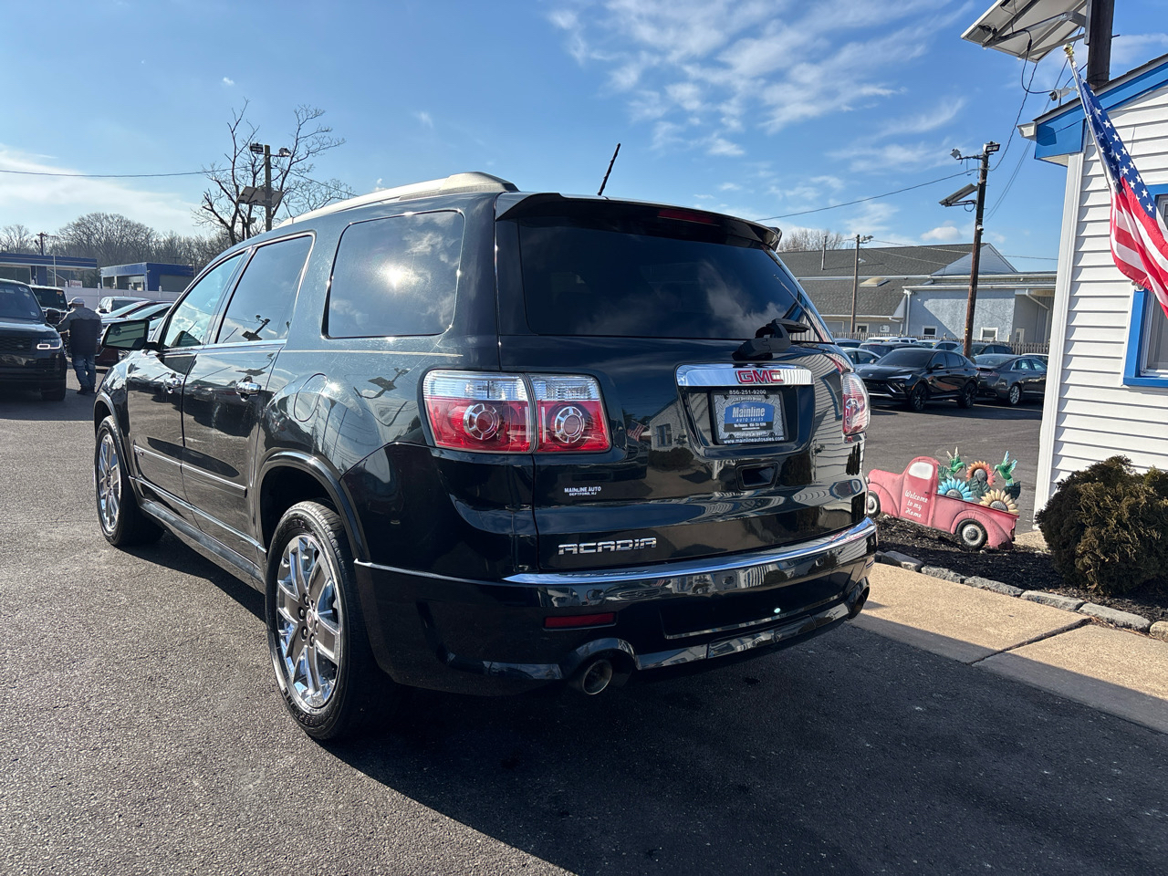 GMC Acadia FWD 4dr Denali 2012