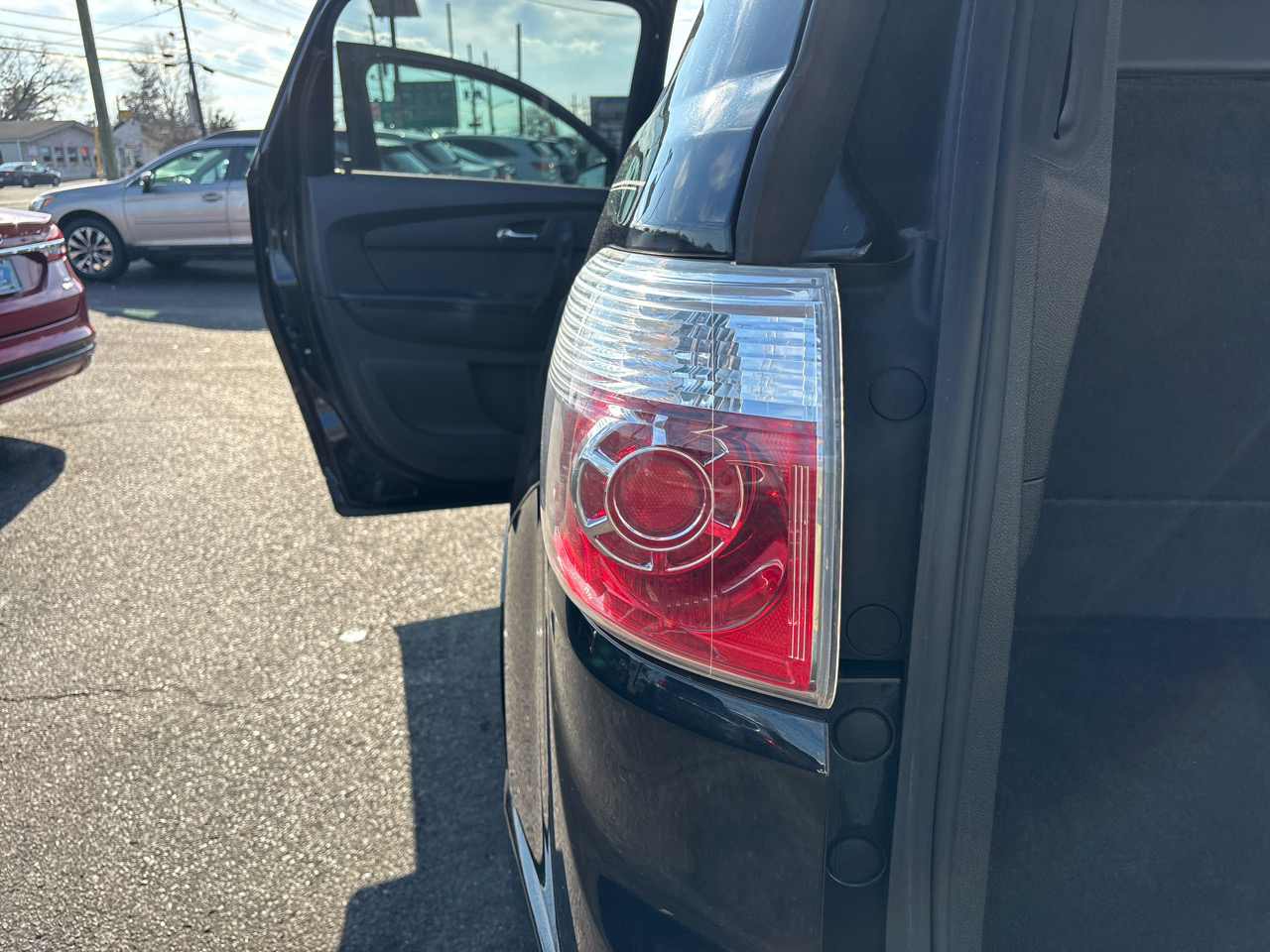 GMC Acadia FWD 4dr Denali 2012