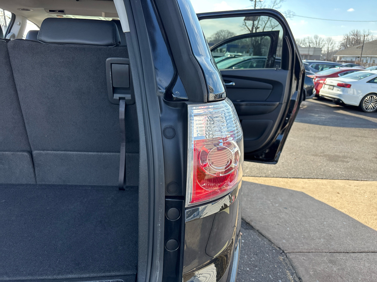 GMC Acadia FWD 4dr Denali 2012