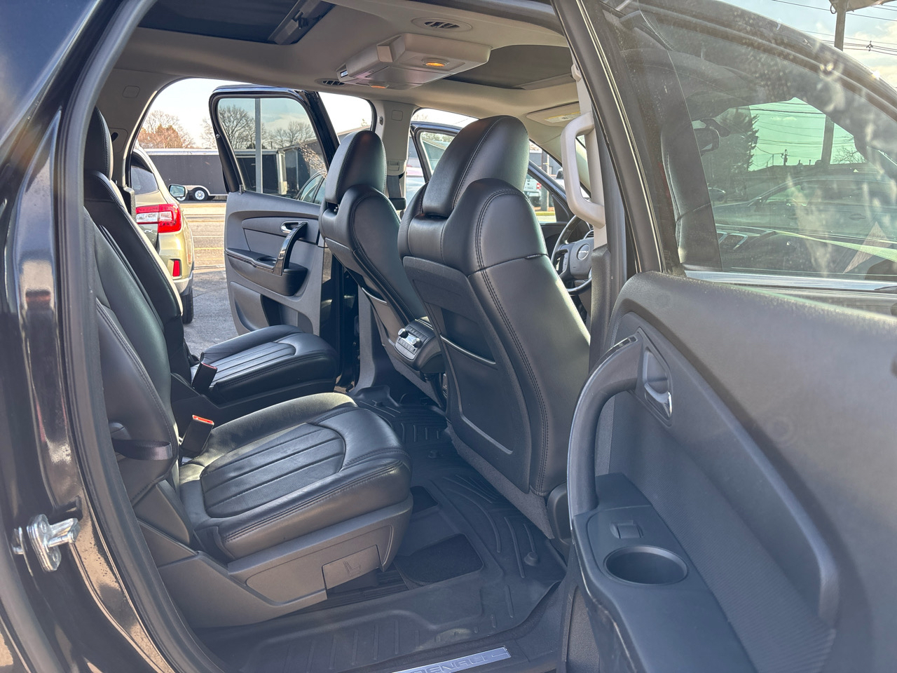 GMC Acadia FWD 4dr Denali 2012