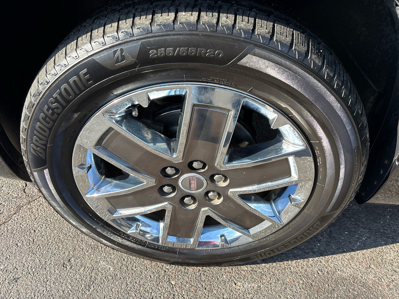 GMC Acadia FWD 4dr Denali 2012