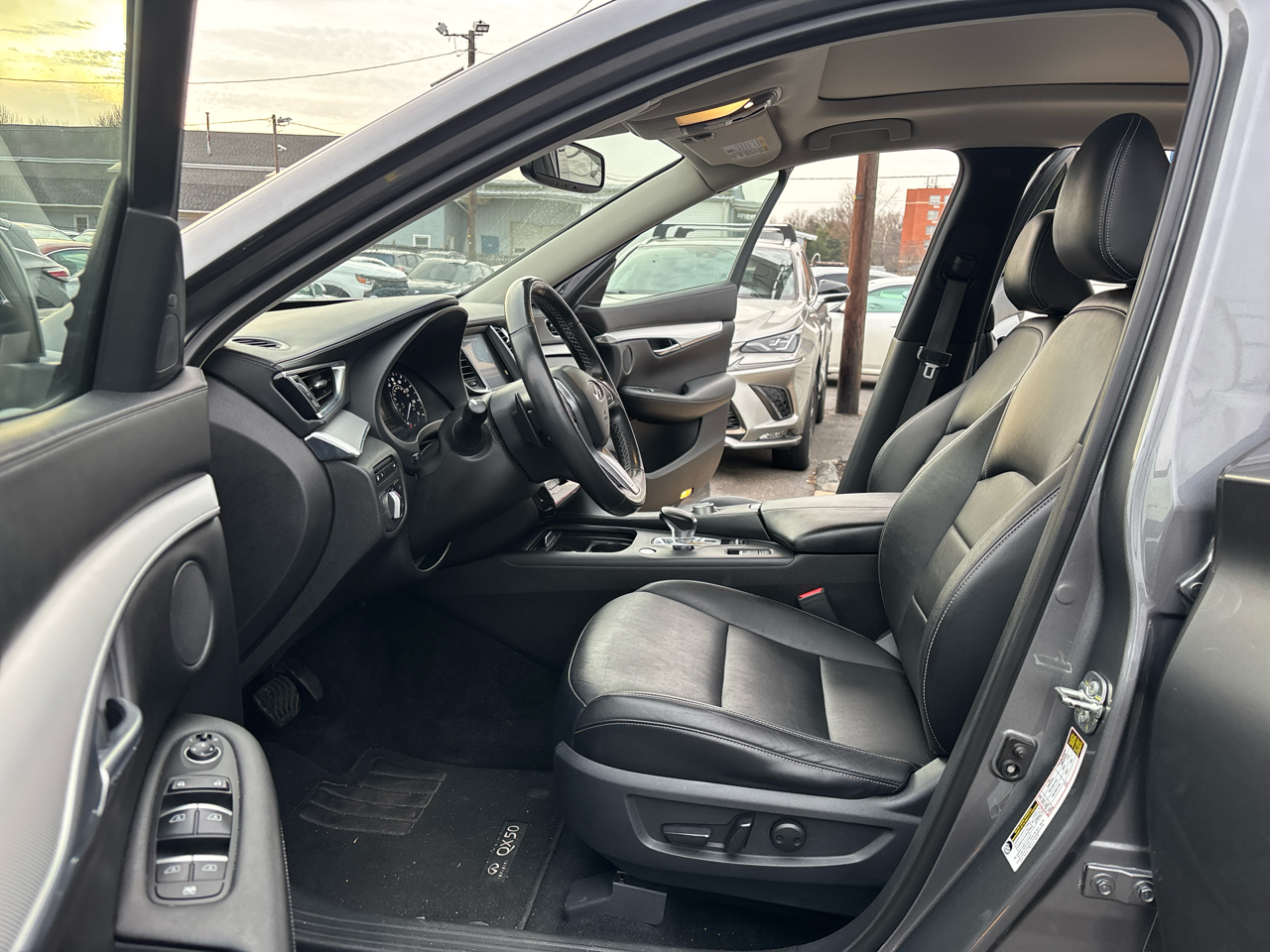 Infiniti QX50 LUXE AWD 2021