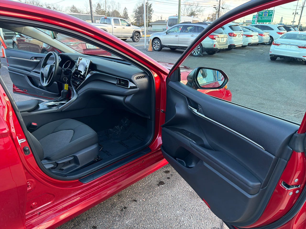 Toyota Camry LE Auto (Natl) 2024