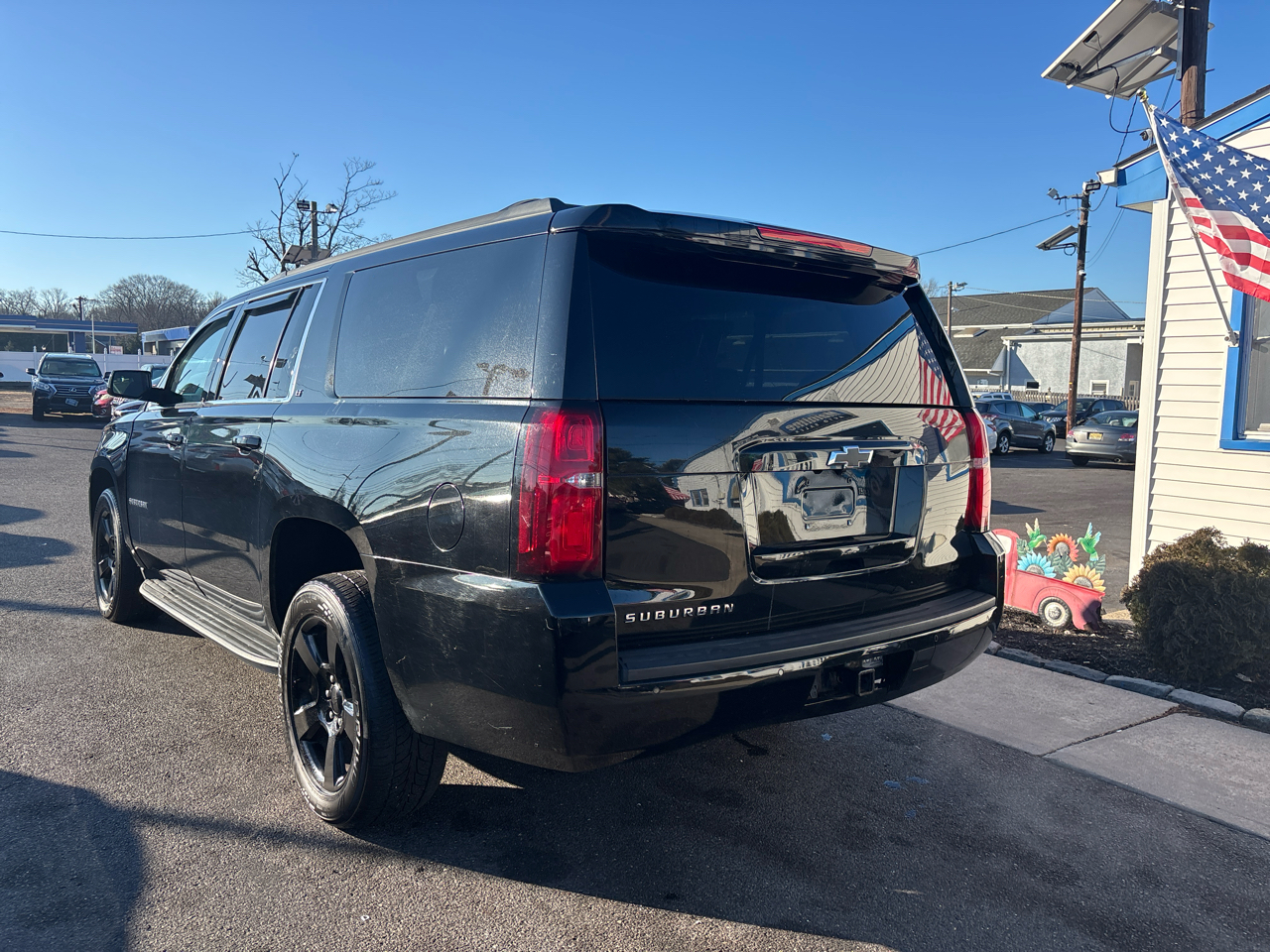 Chevrolet Suburban 4WD 4dr 1500 LT 2017