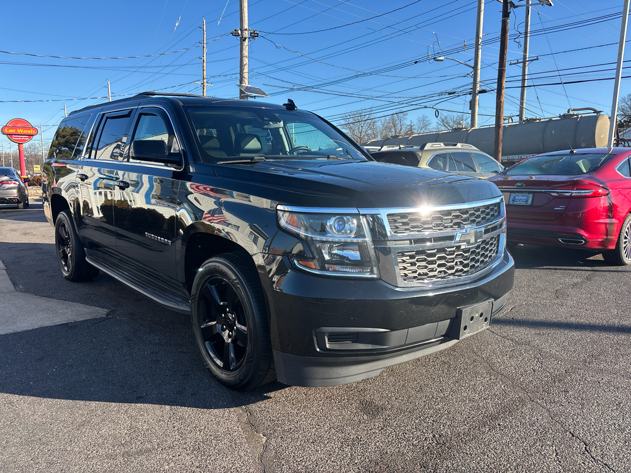 Chevrolet Suburban 4WD 4dr 1500 LT 2017