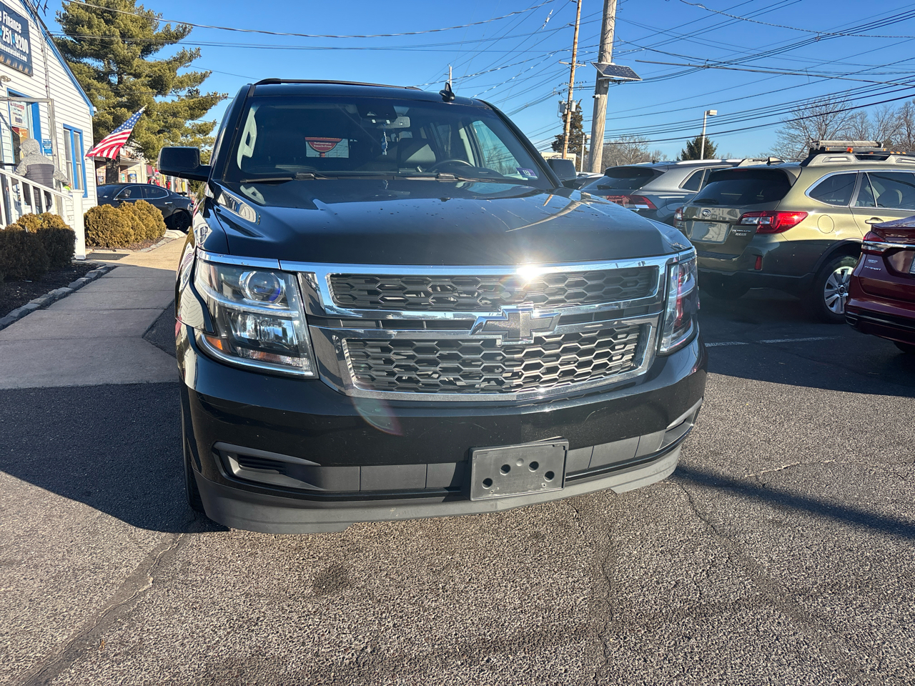 Chevrolet Suburban 4WD 4dr 1500 LT 2017
