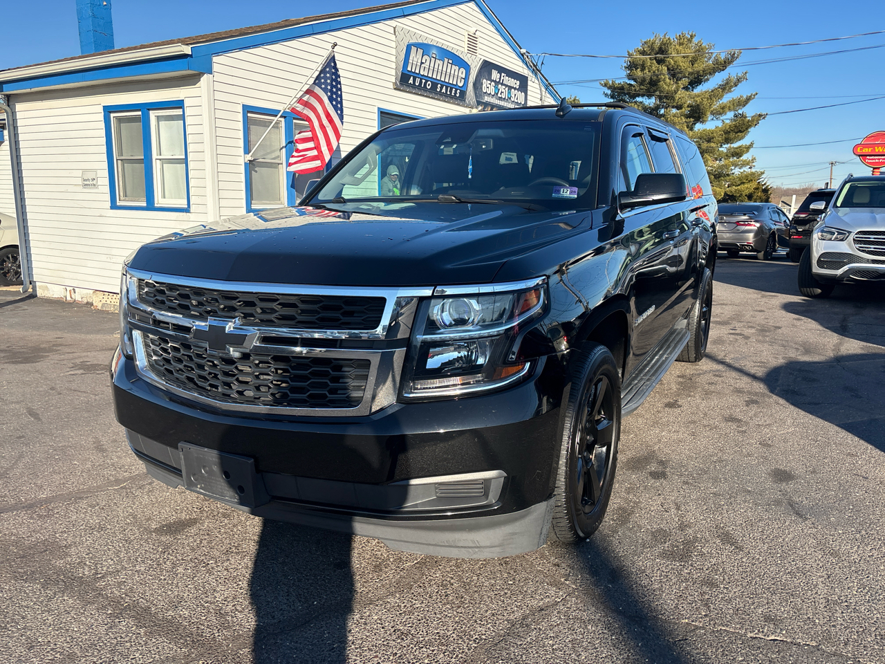 Chevrolet Suburban 4WD 4dr 1500 LT 2017