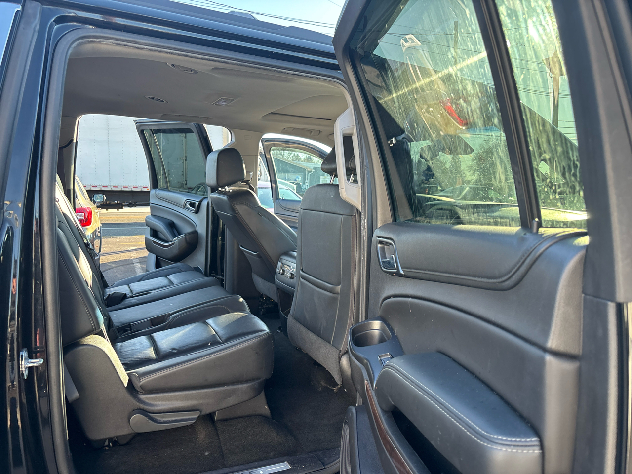 Chevrolet Suburban 4WD 4dr 1500 LT 2017