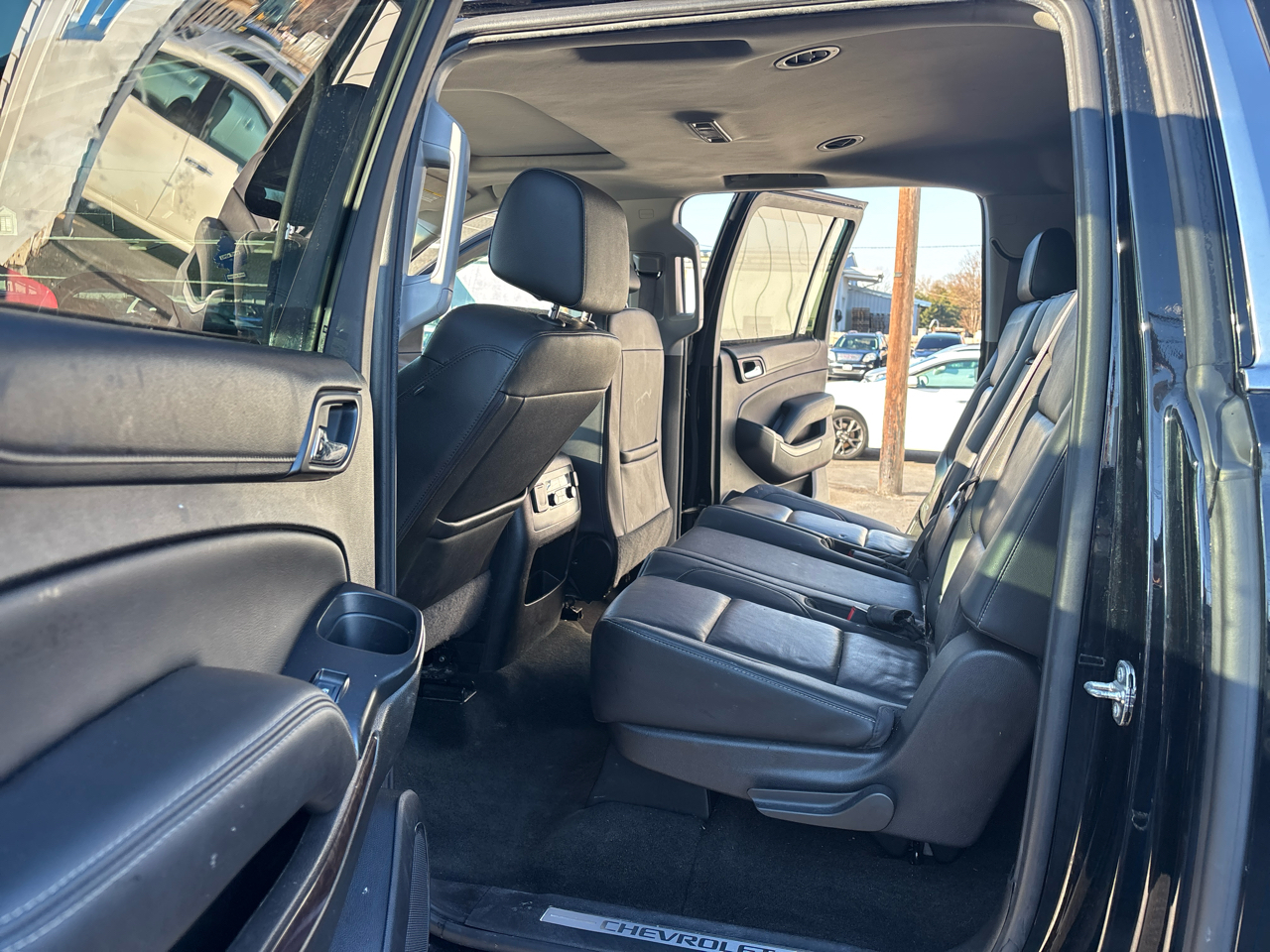 Chevrolet Suburban 4WD 4dr 1500 LT 2017