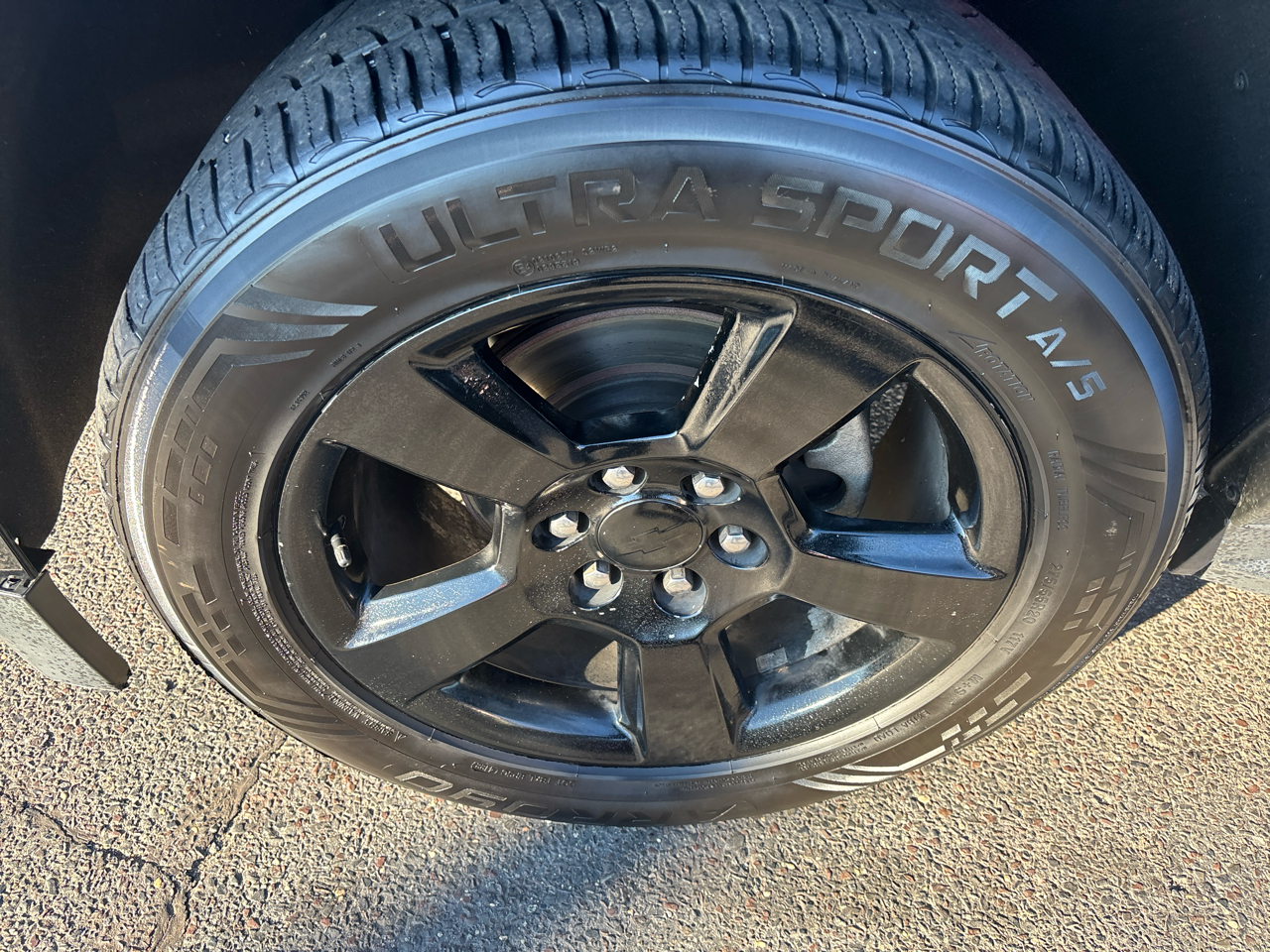 Chevrolet Suburban 4WD 4dr 1500 LT 2017