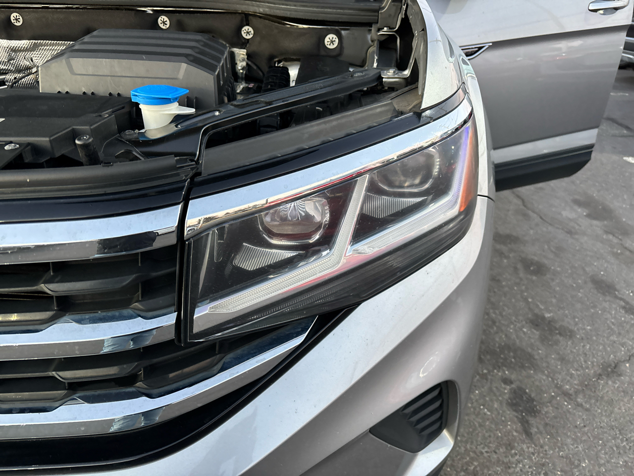 Volkswagen Atlas Cross Sport 2.0T SE w/Technology 4MOTION 2021