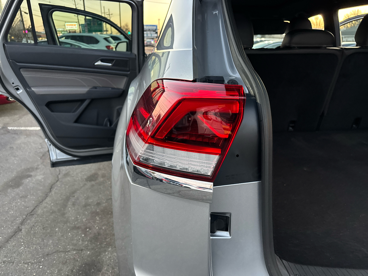 Volkswagen Atlas Cross Sport 2.0T SE w/Technology 4MOTION 2021