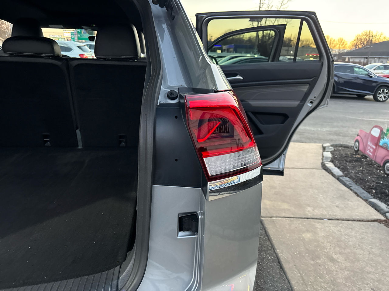 Volkswagen Atlas Cross Sport 2.0T SE w/Technology 4MOTION 2021