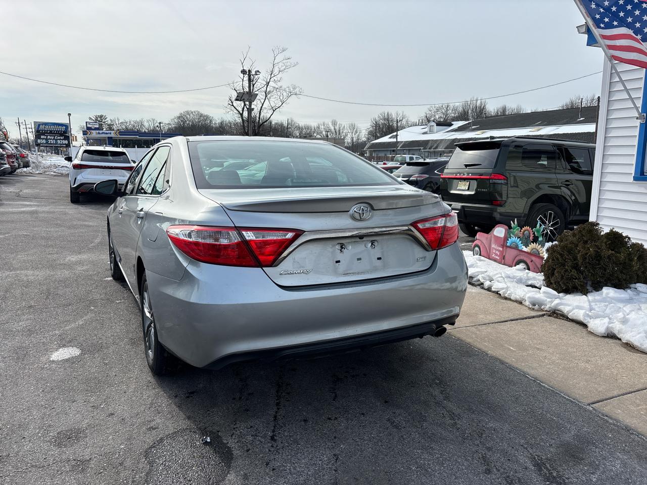 Toyota Camry 4dr Sdn I4 Auto SE w/Special Edition Pkg (Natl) 2016