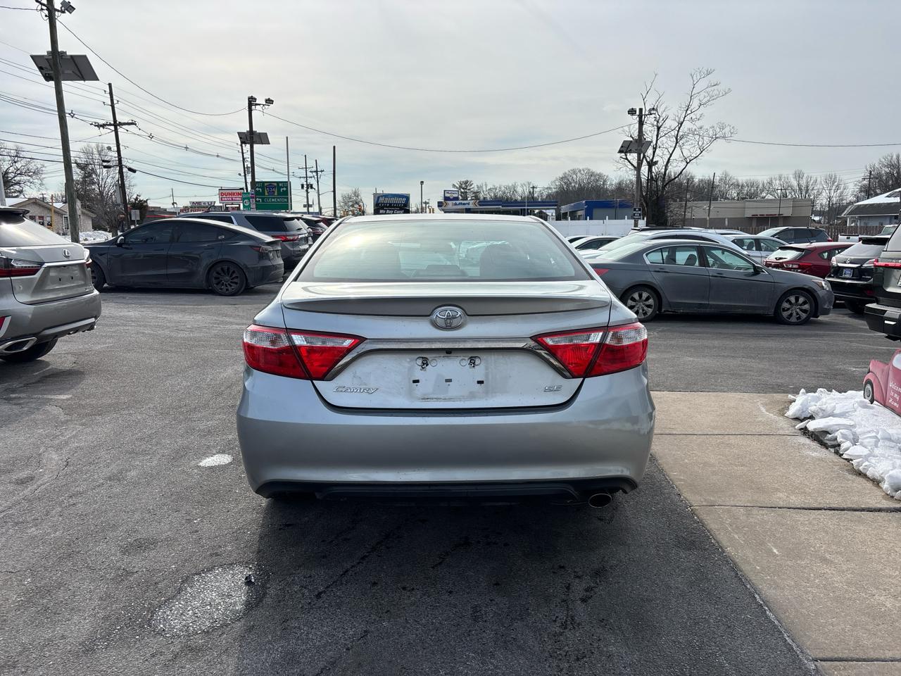 Toyota Camry 4dr Sdn I4 Auto SE w/Special Edition Pkg (Natl) 2016