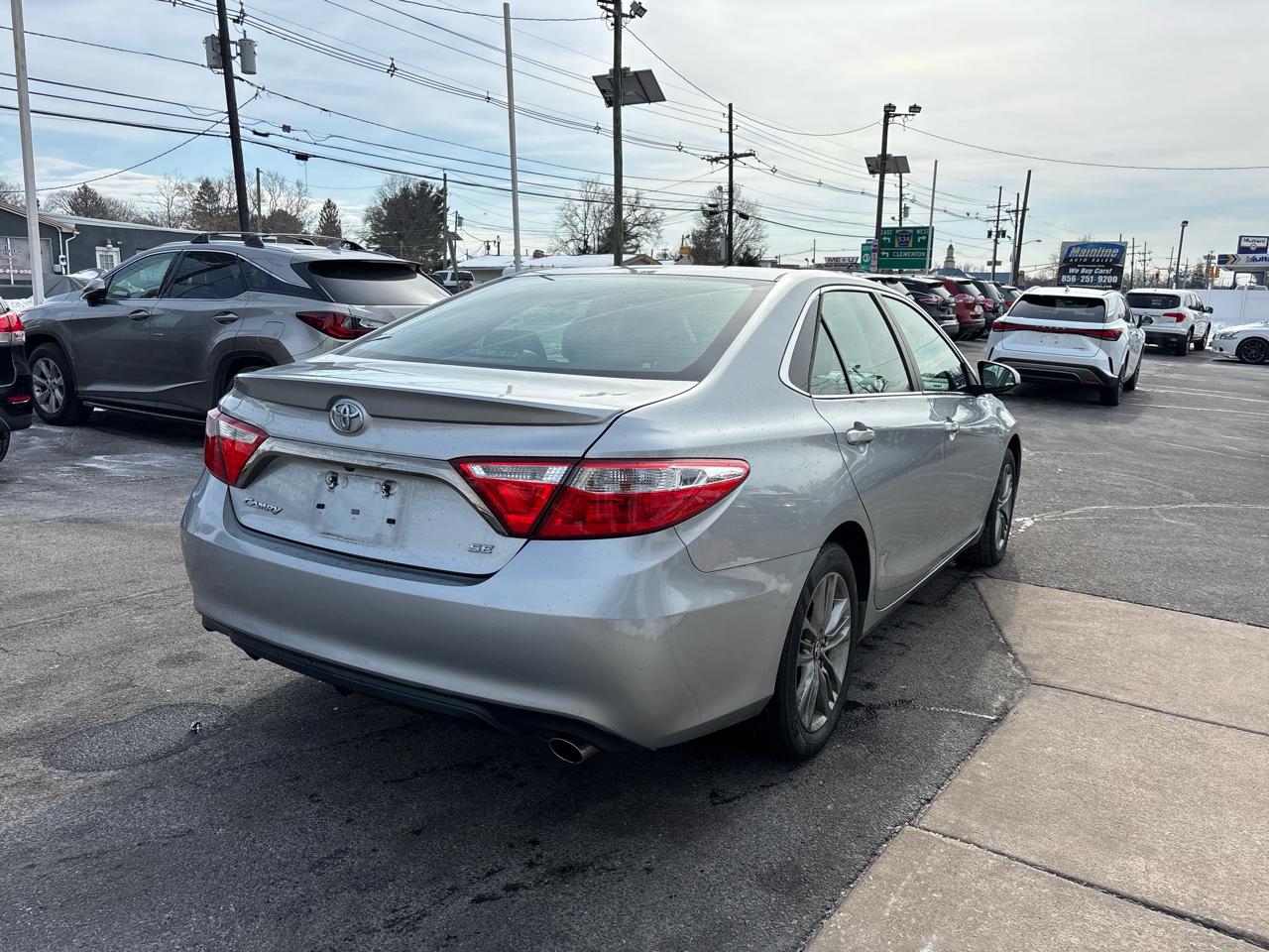 Toyota Camry 4dr Sdn I4 Auto SE w/Special Edition Pkg (Natl) 2016