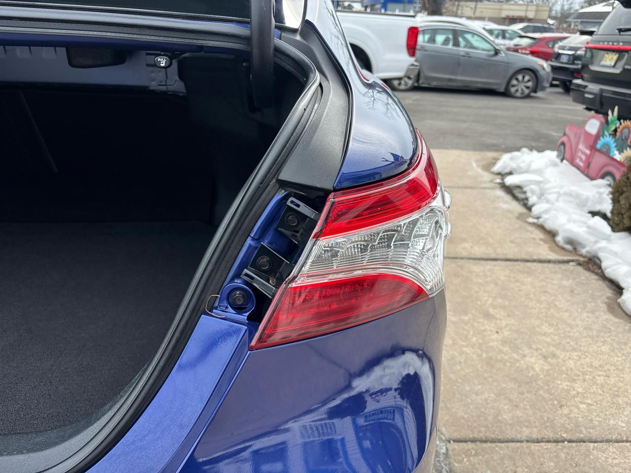 Toyota Camry XLE Auto (Natl) 2018