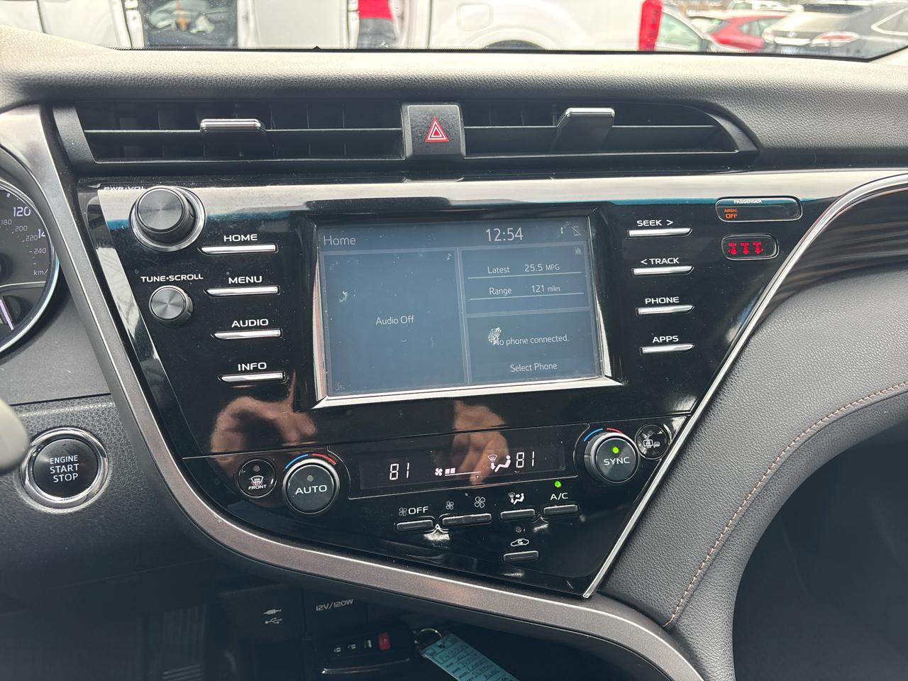 Toyota Camry XLE Auto (Natl) 2018