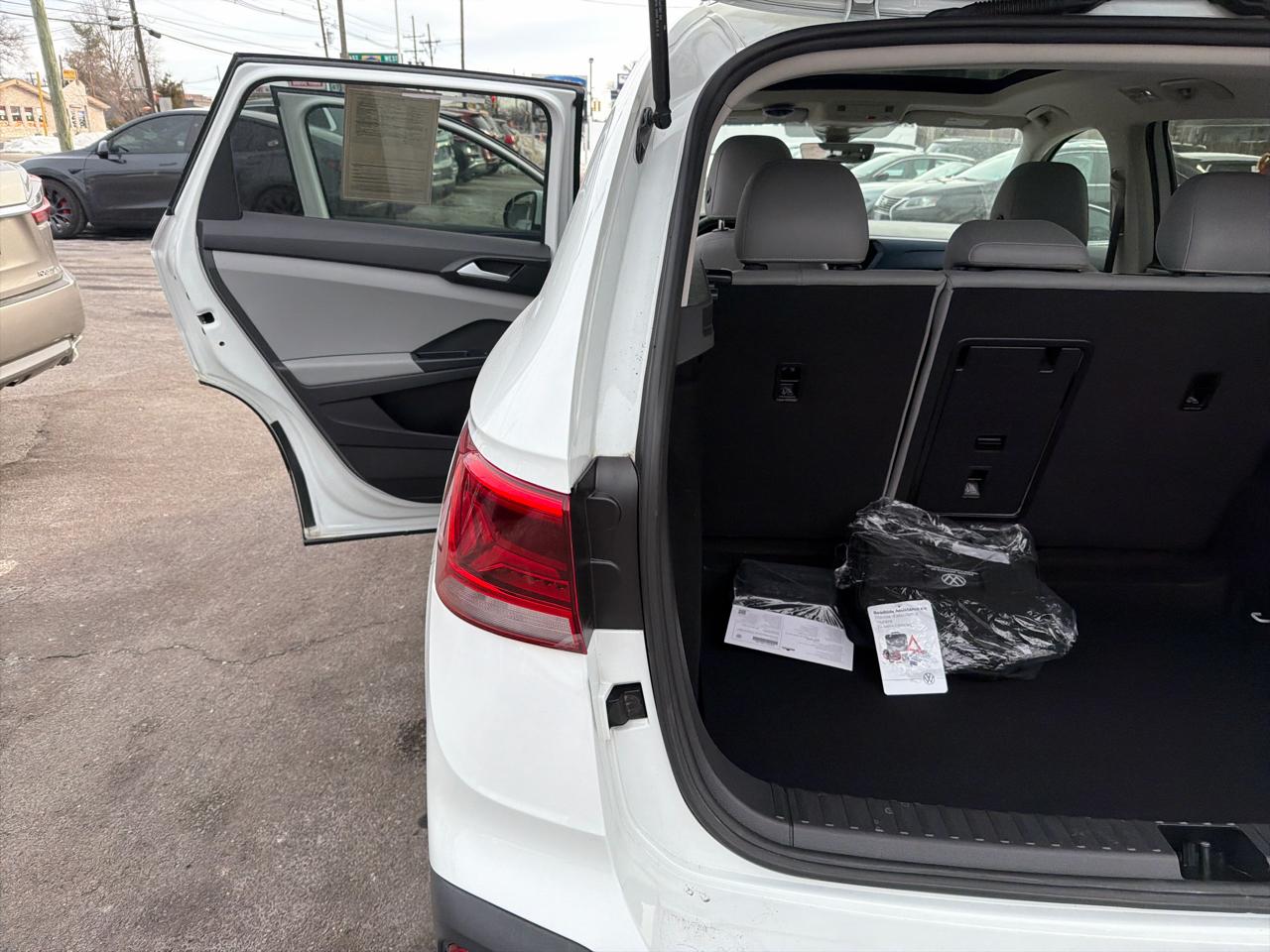 Volkswagen Taos SE FWD 2022