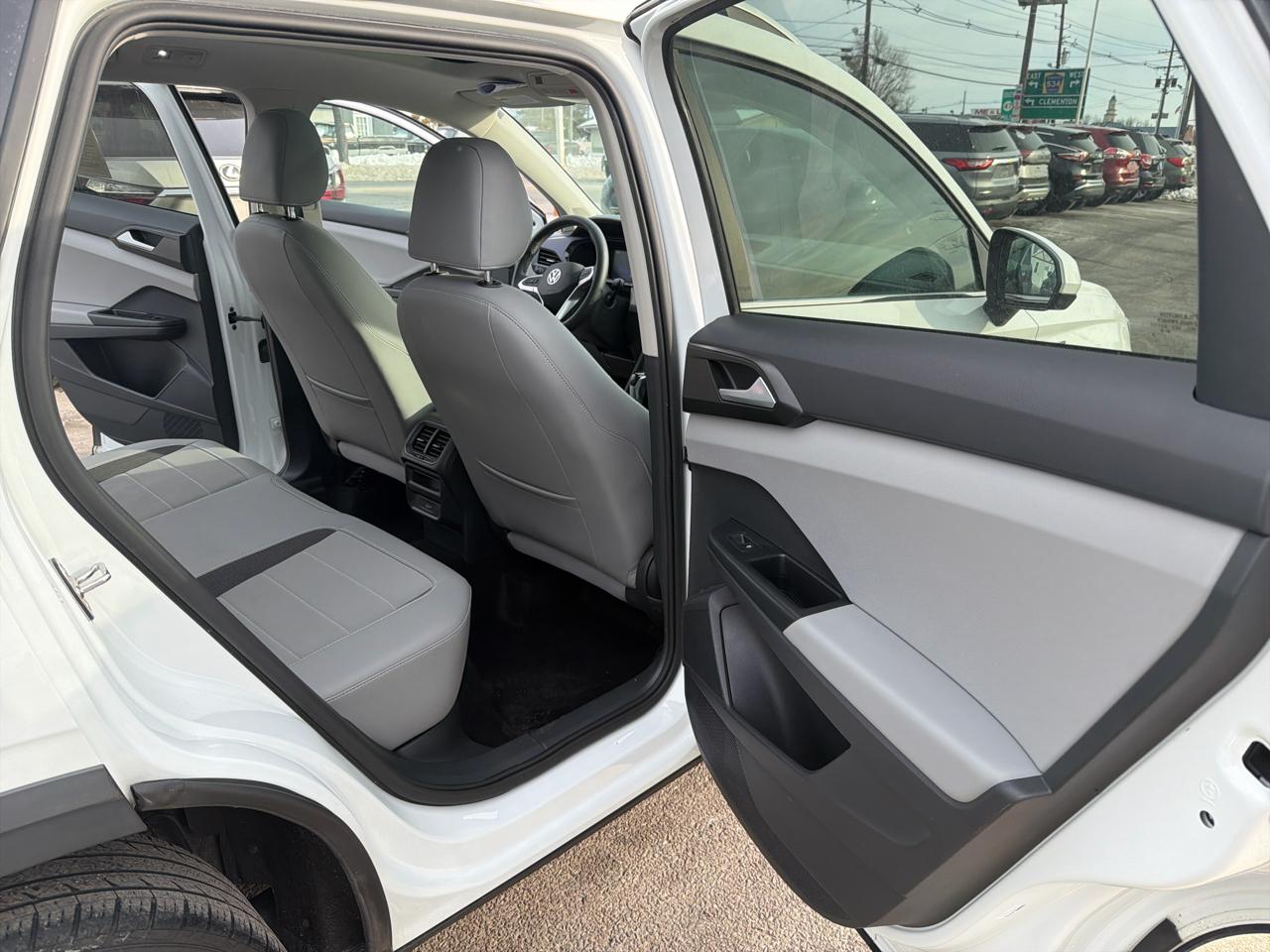 Volkswagen Taos SE FWD 2022