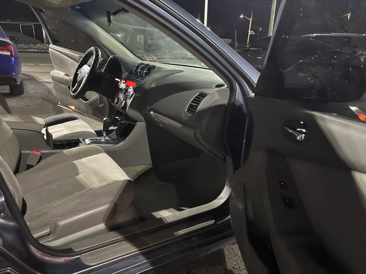 Nissan Altima 4dr Sdn I4 CVT 2.5 S 2011