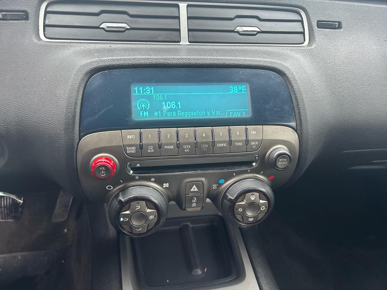 Chevrolet Camaro 2dr Conv 1LT 2011