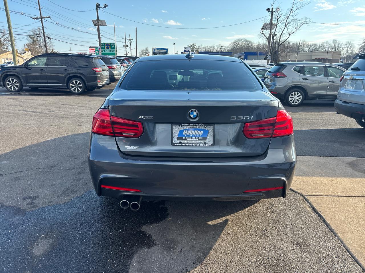 BMW 3 Series 330i xDrive Sedan 2017