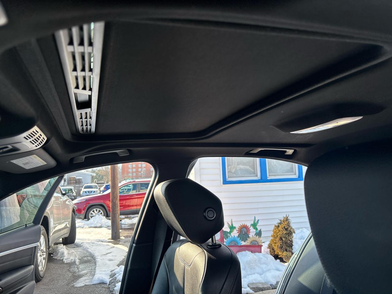 BMW 3 Series 330i xDrive Sedan 2017