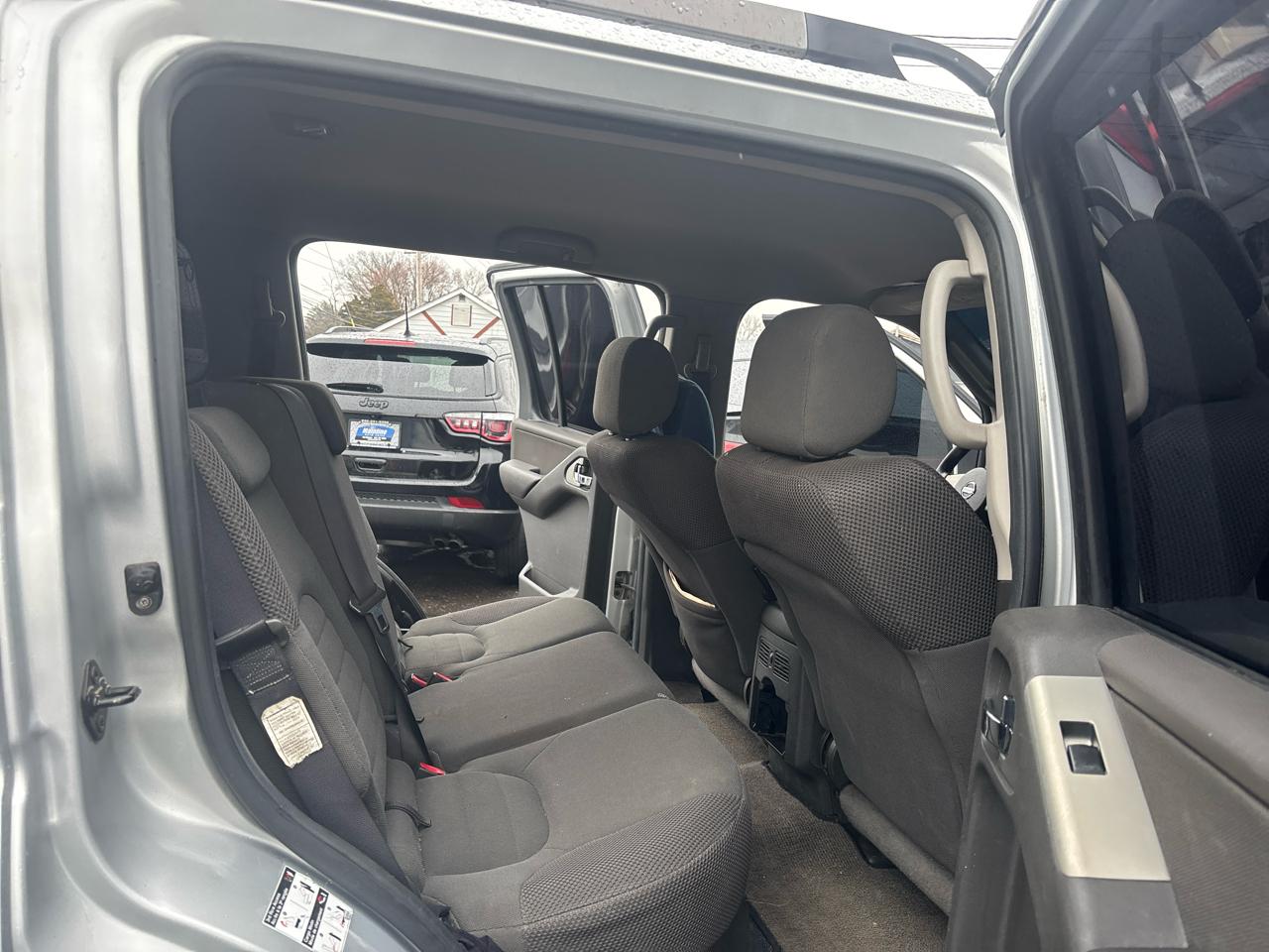 Nissan Pathfinder XE 4WD 2005