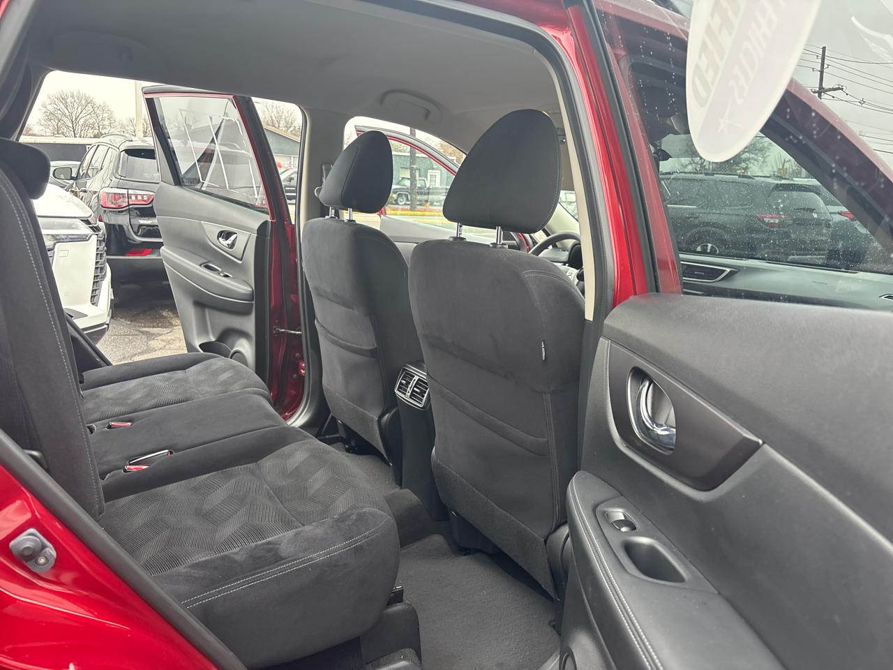 Nissan Rogue AWD 4dr SV 2016