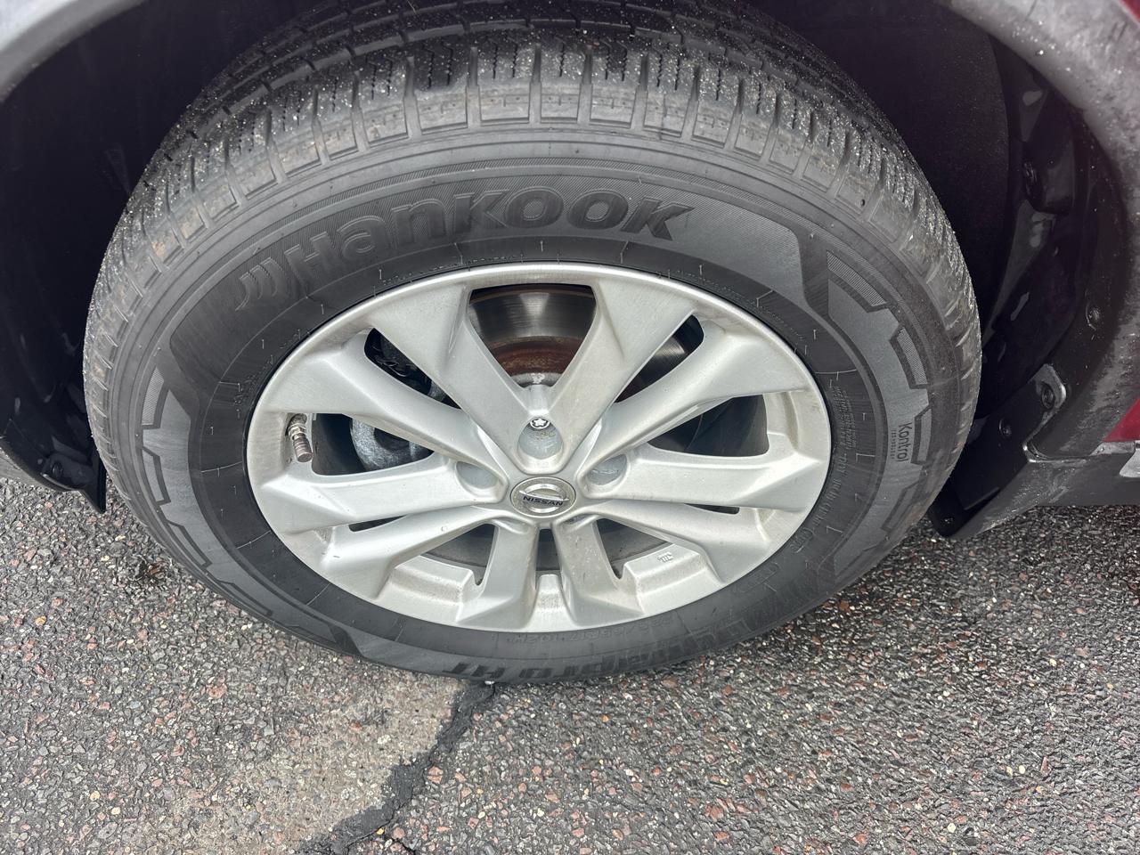 Nissan Rogue AWD 4dr SV 2016