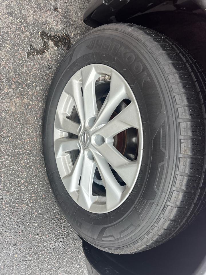 Nissan Rogue AWD 4dr SV 2016