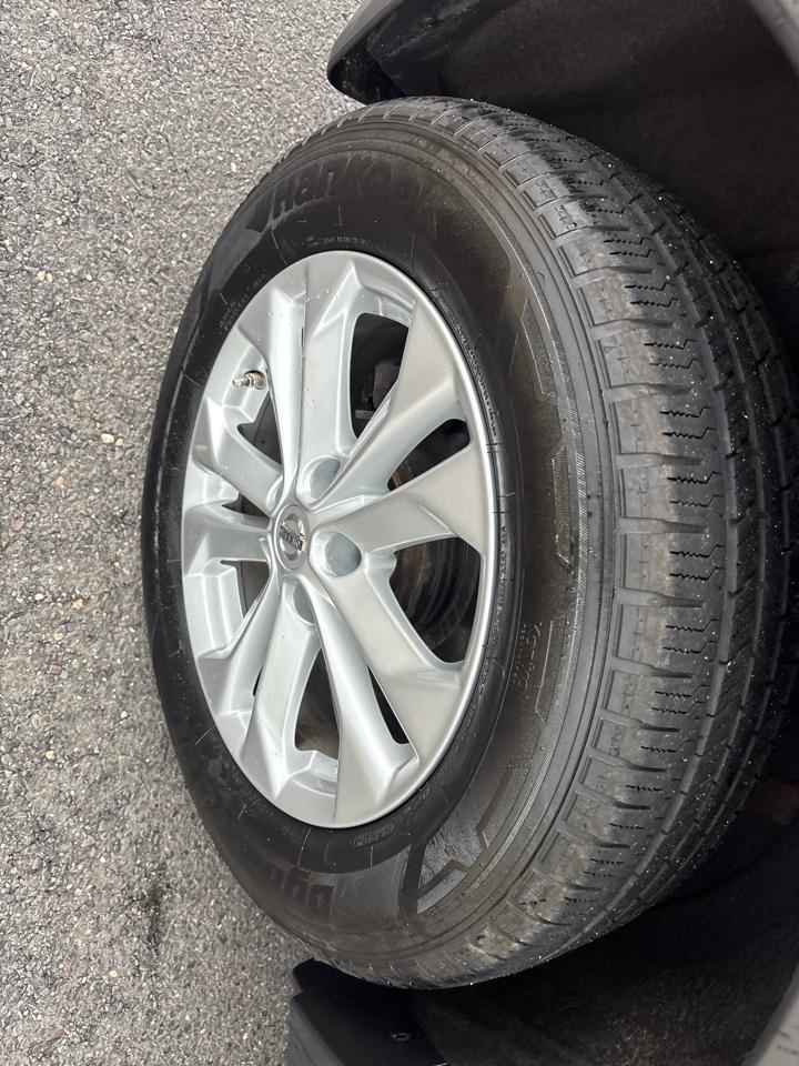 Nissan Rogue AWD 4dr SV 2016