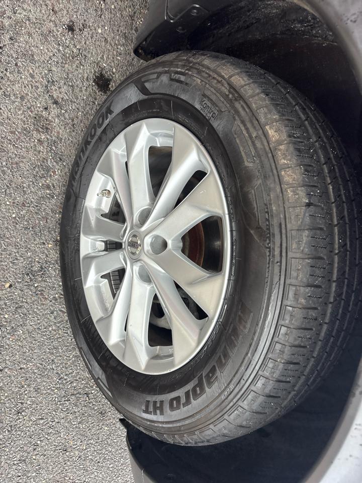 Nissan Rogue AWD 4dr SV 2016