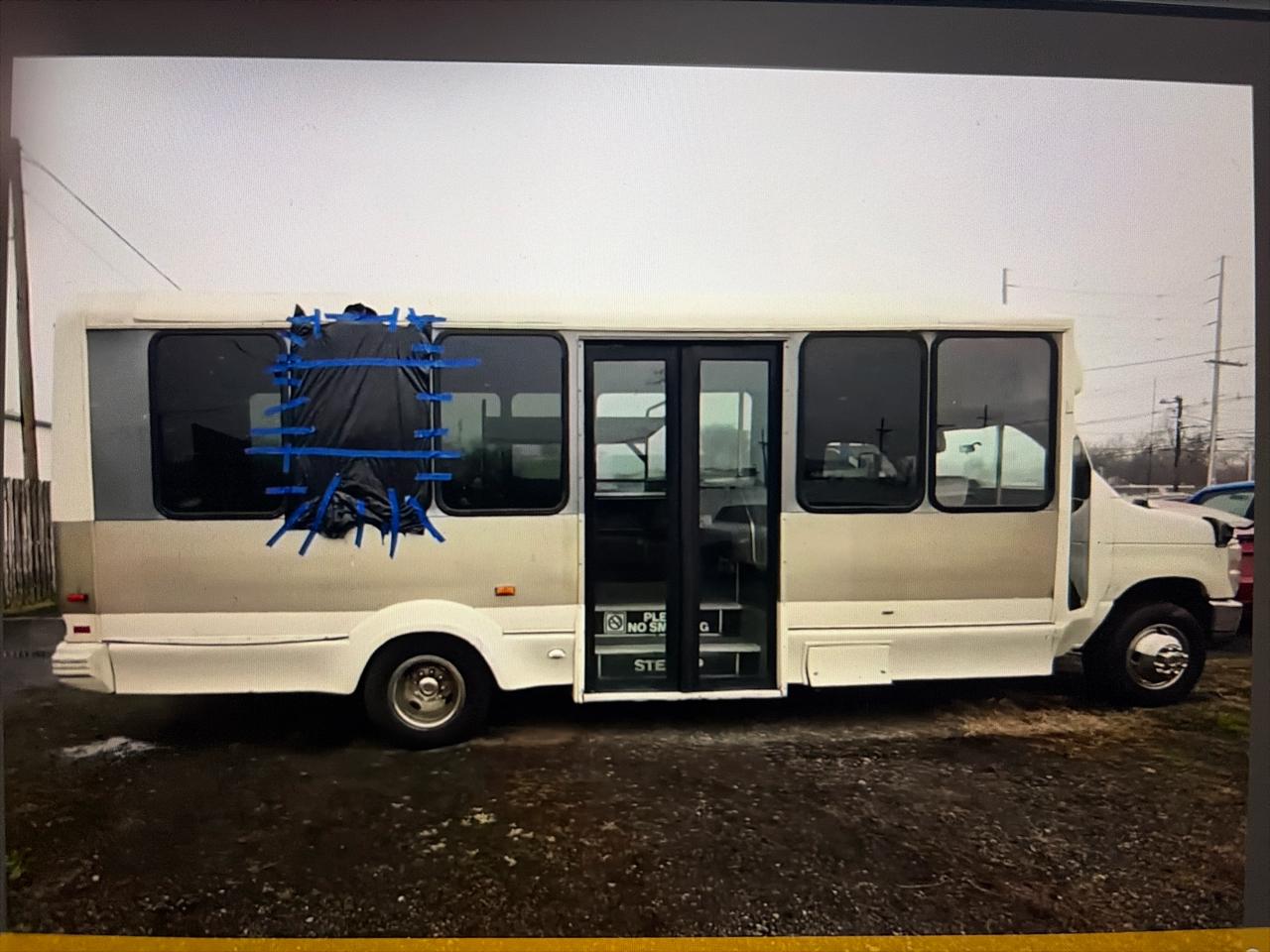 Ford Econoline Commercial Cutaway E-450 Super Duty 158" DRW 2012