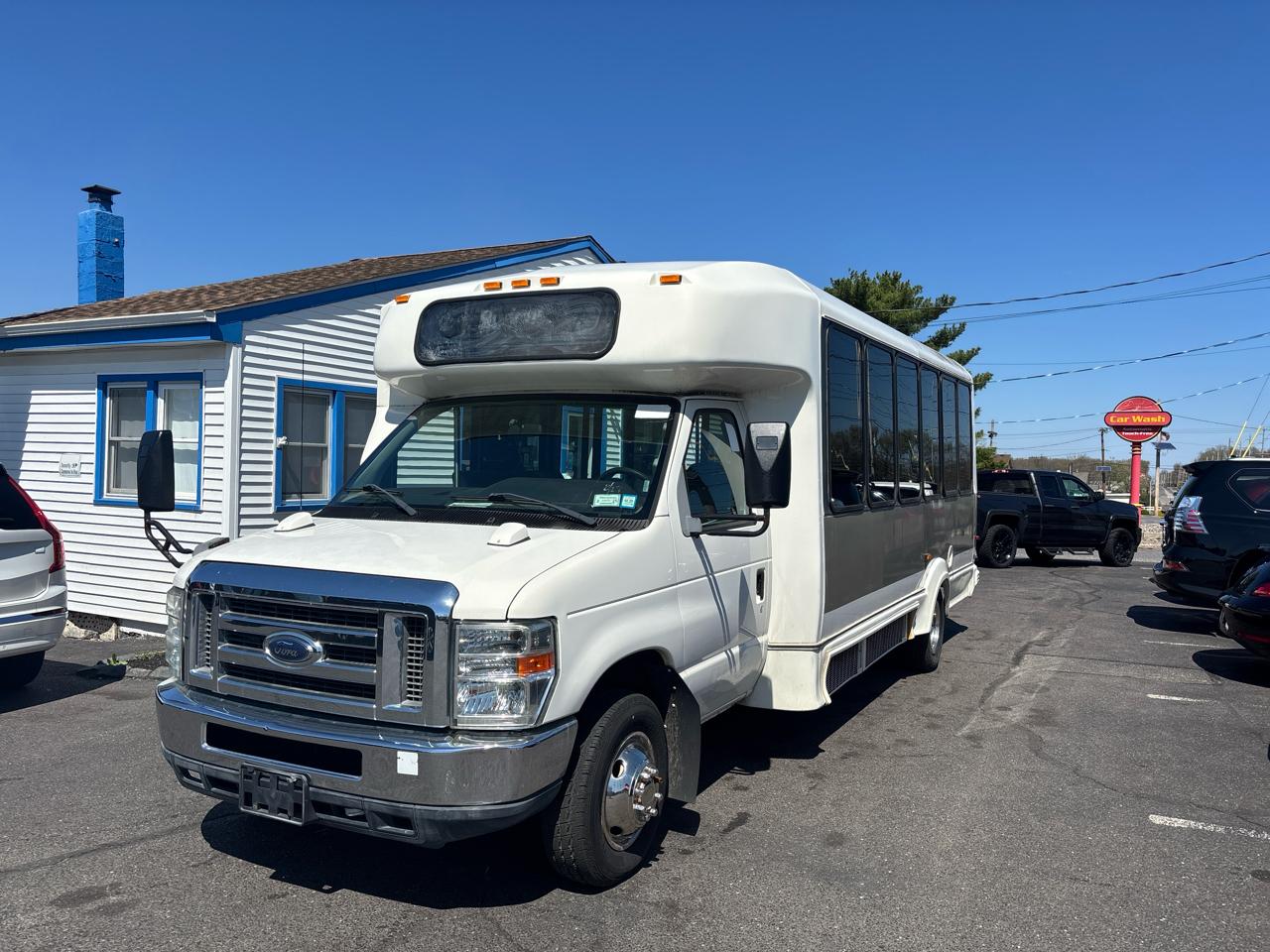 Ford Econoline Commercial Cutaway E-450 Super Duty 158" DRW 2012