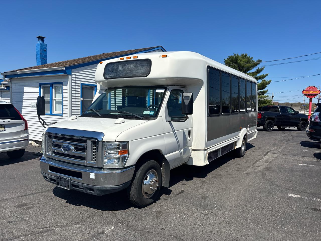 Ford Econoline Commercial Cutaway E-450 Super Duty 158" DRW 2012