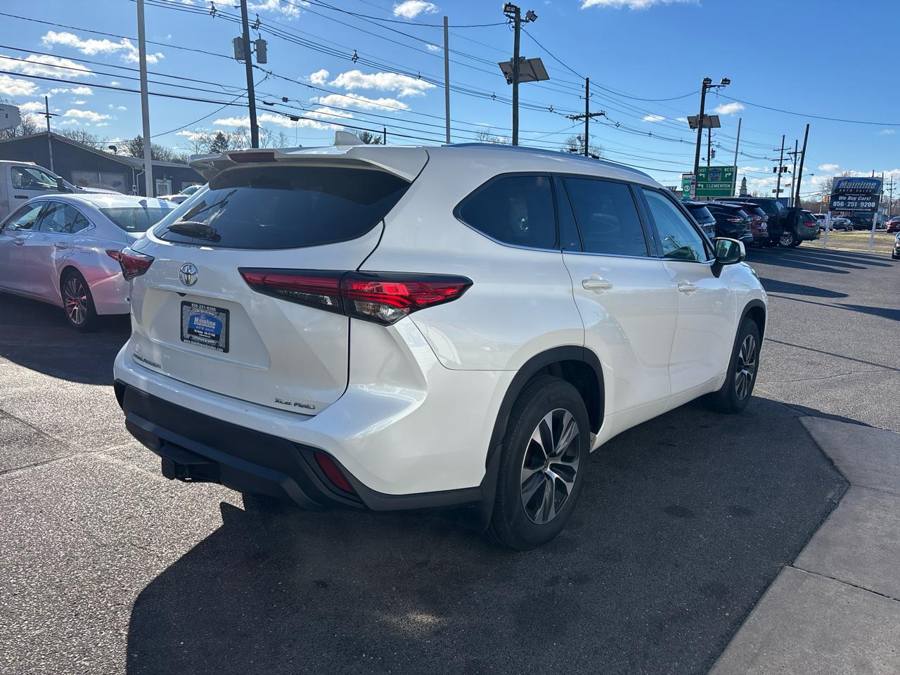 Toyota Highlander XLE AWD (Natl) 2021