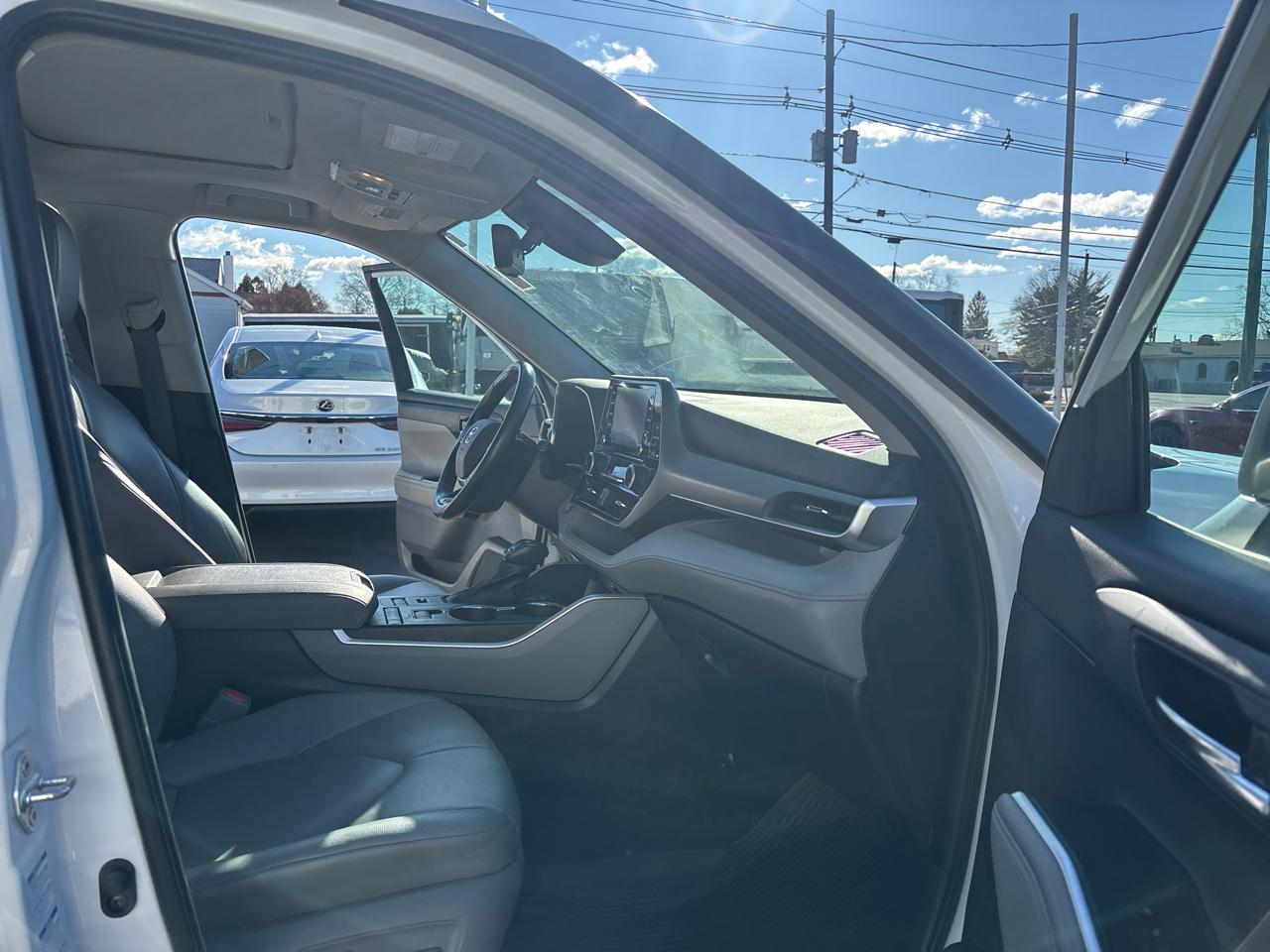 Toyota Highlander XLE AWD (Natl) 2021