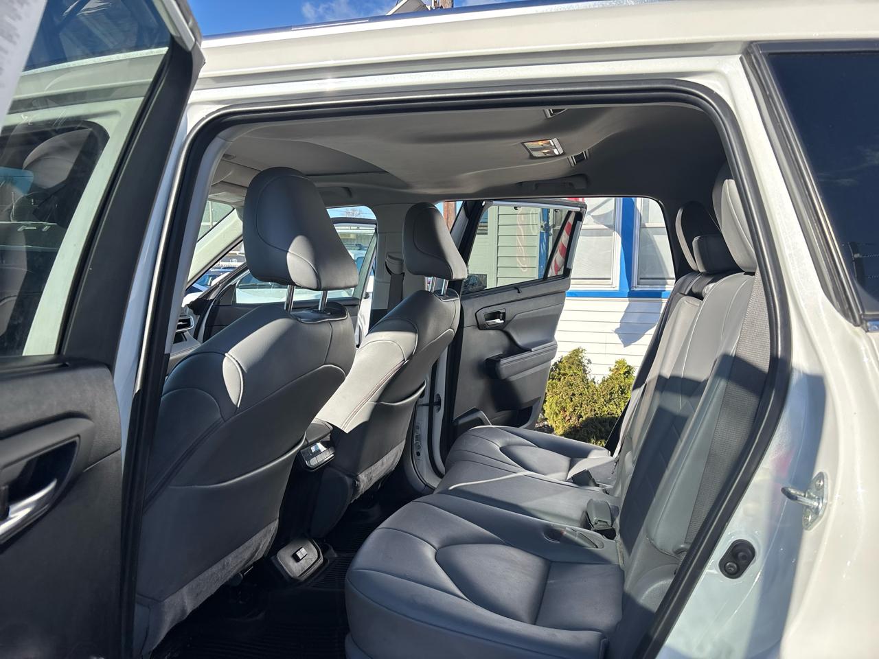 Toyota Highlander XLE AWD (Natl) 2021