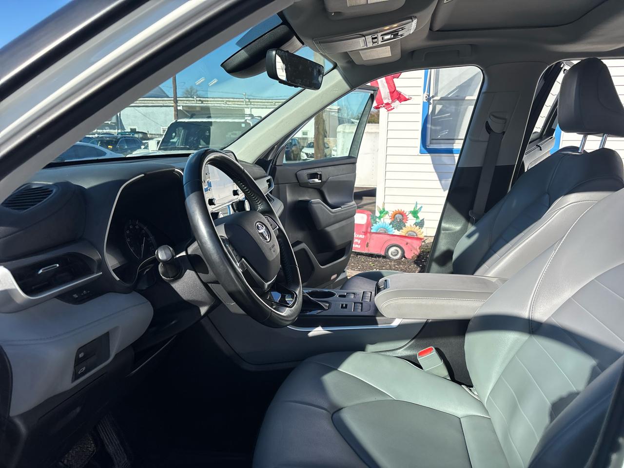 Toyota Highlander XLE AWD (Natl) 2021