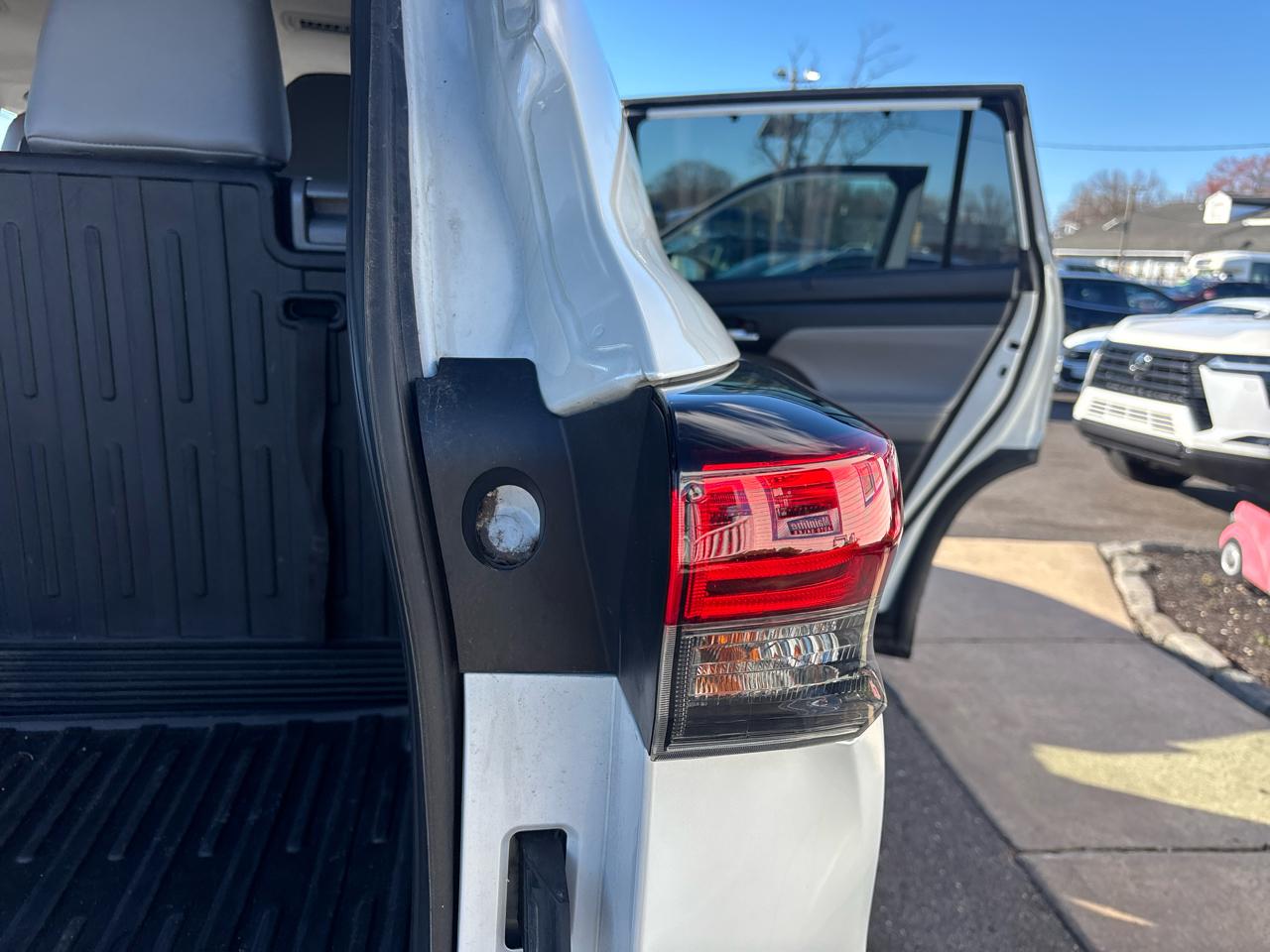 Toyota Highlander XLE AWD (Natl) 2021