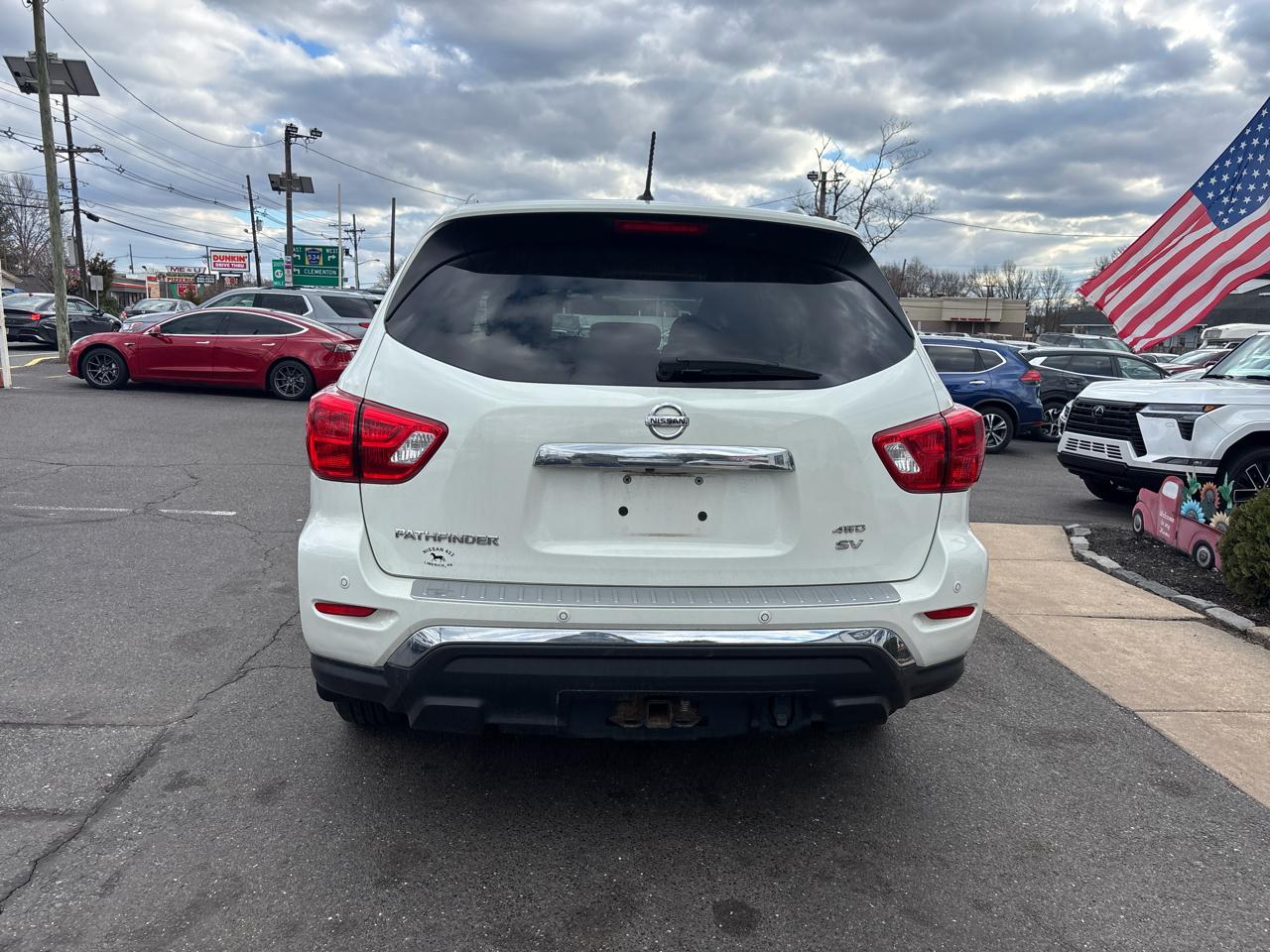 Nissan Pathfinder 4x4 SV 2018