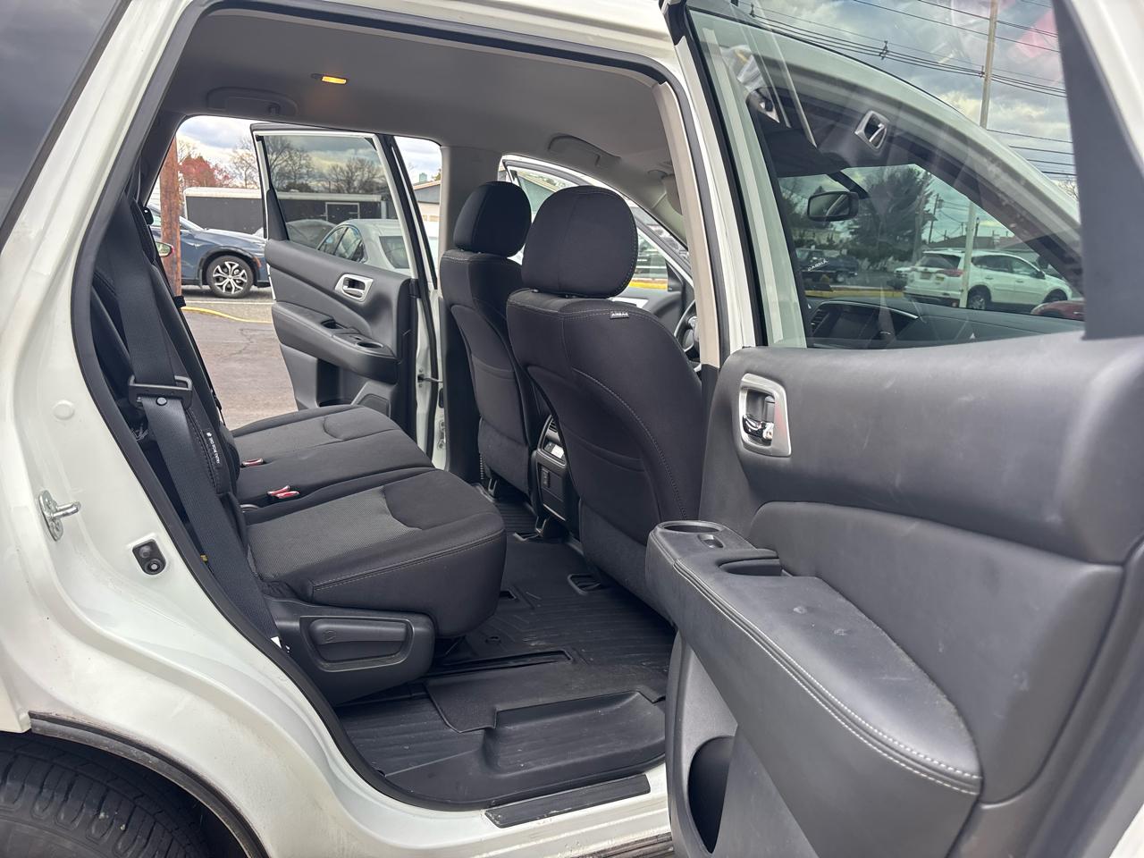 Nissan Pathfinder 4x4 SV 2018