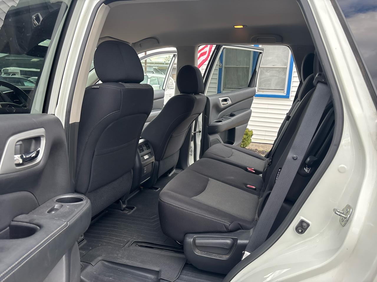 Nissan Pathfinder 4x4 SV 2018